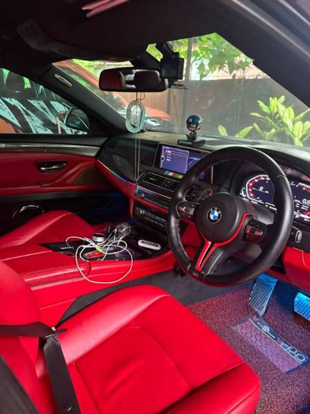 https://images10.gaadi.com/usedgaadi-sellcar/UsedCar/f5427120a/7e367799-0c05-4d79-be93-dc3c2fe37231.jpg?imwidth=6401