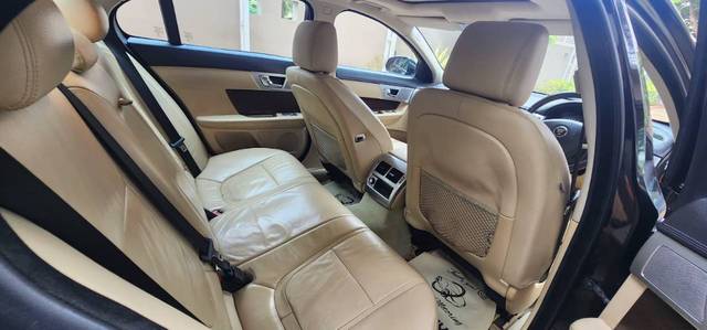 https://images10.gaadi.com/usedgaadi-sellcar/UsedCar/f542a05ea/0acebd43-7ade-46ac-918b-f614ff7eae9d.jpg?imwidth=6401