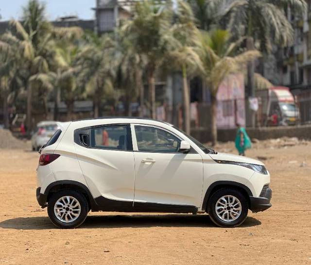 https://images10.gaadi.com/usedgaadi-sellcar/UsedCar/f542a3f5a/1cc35800-59a3-4cfb-a917-3e53a2d3cc99.jpg?imwidth=6400