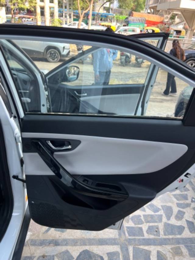 https://images10.gaadi.com/usedgaadi-sellcar/UsedCar/f542ad5f-fbea-49be-8b6c-9b83db8659cf/c09bb693-43f9-4ce0-a05e-3ff96cd1568f.jpeg?imwidth=6402