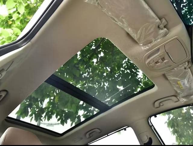 https://images10.gaadi.com/usedgaadi-sellcar/UsedCar/f542ce05a/5f4f5a5a-e47a-4dda-a8c5-ab673a38d18f.jpeg?imwidth=6401