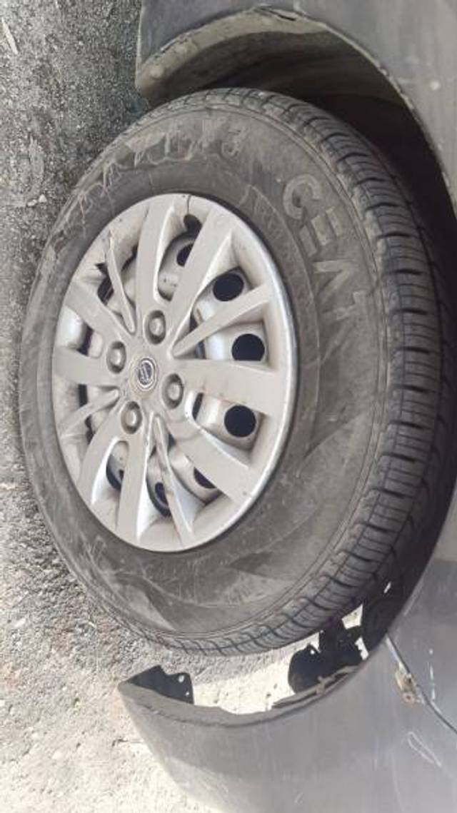 https://images10.gaadi.com/usedgaadi-sellcar/UsedCar/f542e58ea/d5c5e25e-f8bf-41c6-b8b7-8abfb51ab216.jpg?imwidth=6402
