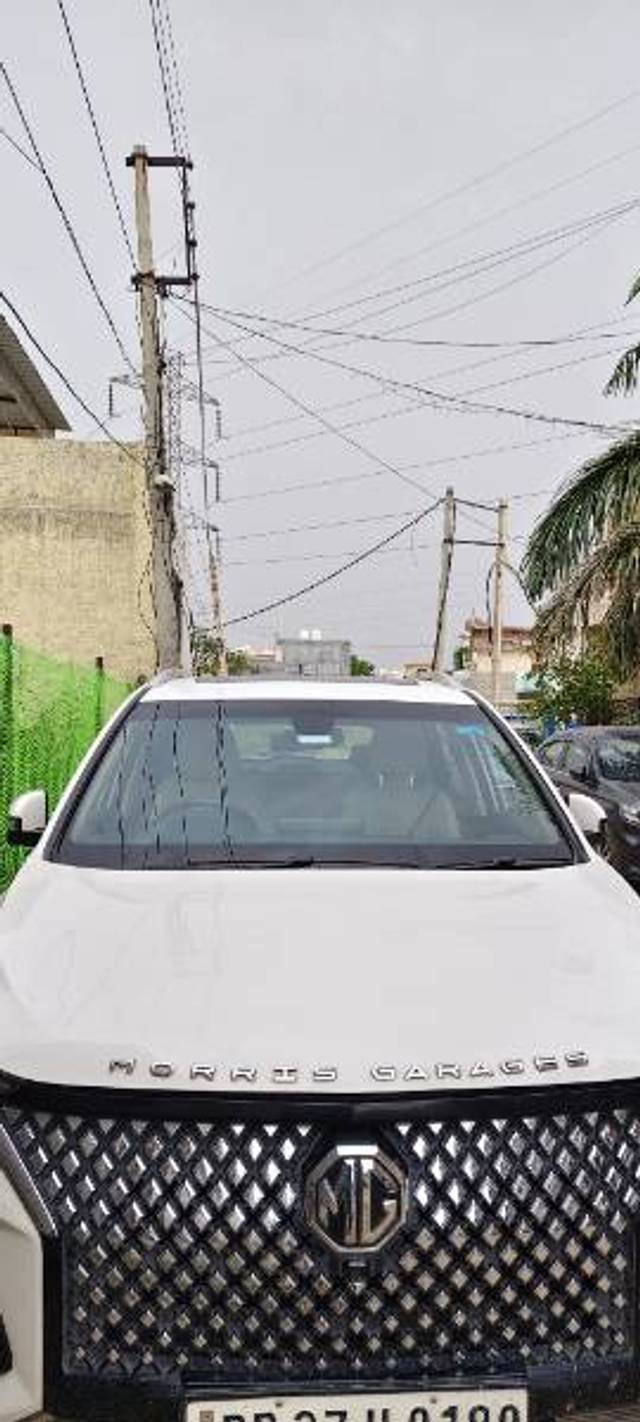 https://images10.gaadi.com/usedgaadi-sellcar/UsedCar/f542e5bca/f65b4ec1-9f4d-4faf-9e3d-e07683c5c41c.jpg?imwidth=6400