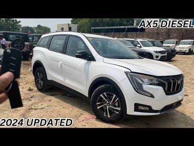 https://images10.gaadi.com/usedgaadi-sellcar/UsedCar/f542e6ffa/73d06214-0238-4aeb-a953-9a4ebb80b086.jpg?imwidth=6400