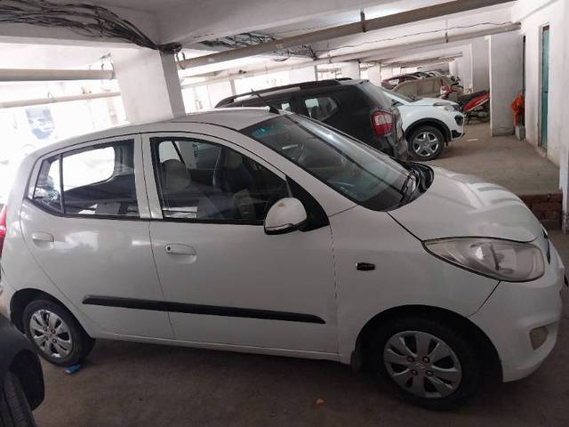 https://images10.gaadi.com/usedgaadi-sellcar/UsedCar/f5433b8ca/b0372ca1-a194-4060-9f50-16bcc2627332.jpg?imwidth=6401