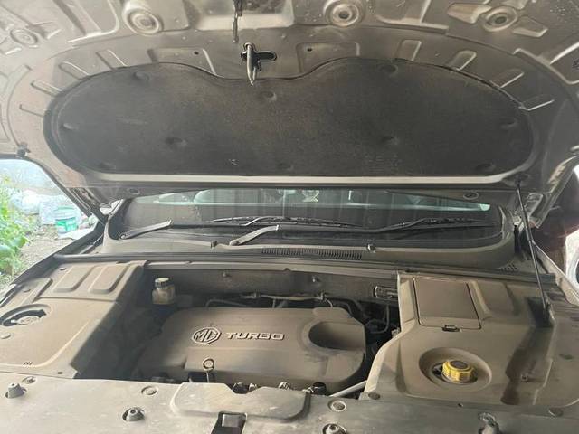 https://images10.gaadi.com/usedgaadi-sellcar/UsedCar/f54340baa/7760f8e3-a205-4128-993d-401dce0fbe32.jpg?imwidth=6400