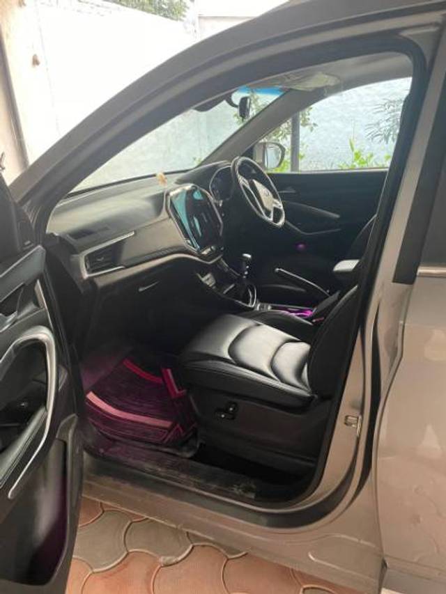 https://images10.gaadi.com/usedgaadi-sellcar/UsedCar/f54340baa/88002346-e313-4d13-83d7-91bffe763ff8.jpg?imwidth=6402