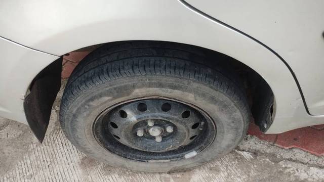 https://images10.gaadi.com/usedgaadi-sellcar/UsedCar/f5435bb9a/2747b2bc-55c4-4a33-8557-82018f4d8e5d.jpg?imwidth=6402