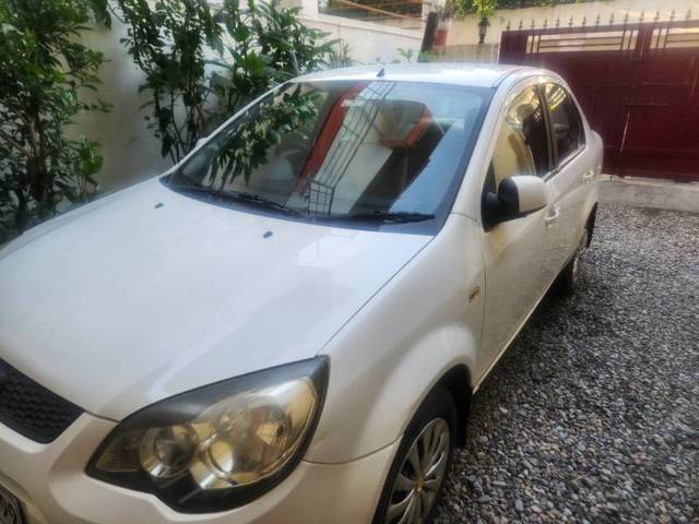 https://images10.gaadi.com/usedgaadi-sellcar/UsedCar/f543870ca/4a440af1-b4f7-4767-9947-8d3c3b9bc9ee.jpg?imwidth=6401