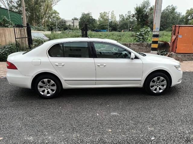 https://images10.gaadi.com/usedgaadi-sellcar/UsedCar/f54387f4a/37c69ec8-b356-4e1e-bac9-129084ba037a.jpg?imwidth=6401