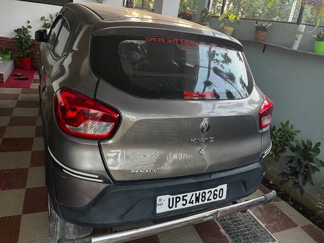 https://images10.gaadi.com/usedgaadi-sellcar/UsedCar/f543a6eaa/6b7daf2e-e71e-4b09-9773-12b442800d10.jpeg?imwidth=6401