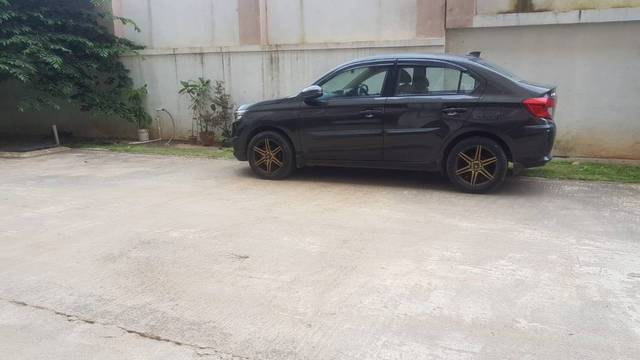 https://images10.gaadi.com/usedgaadi-sellcar/UsedCar/f5440554a/28ab87f0-7812-48c3-96a0-0346db35029c.jpg?imwidth=6400