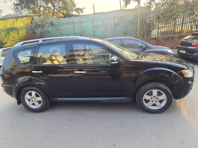 https://images10.gaadi.com/usedgaadi-sellcar/UsedCar/f5441edba/2f30970a-3521-4c72-8ebe-8b7b0bc33f90.jpg?imwidth=6401