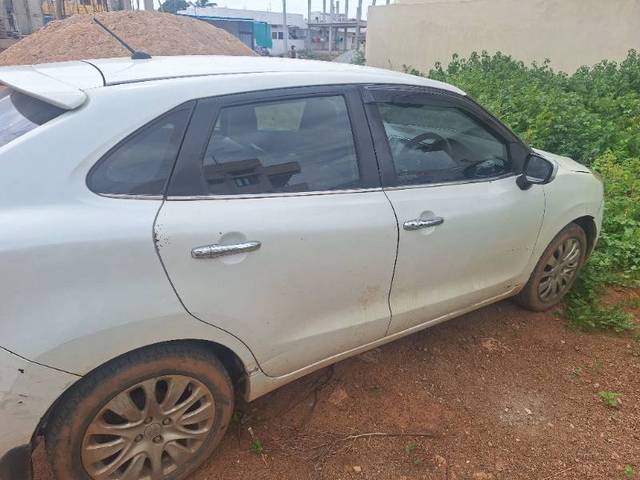 https://images10.gaadi.com/usedgaadi-sellcar/UsedCar/f544de0ca/3225d416-5b5b-4373-85a3-0a590e56e81e.jpg?imwidth=6401