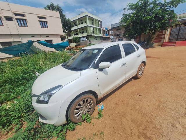 https://images10.gaadi.com/usedgaadi-sellcar/UsedCar/f544de0ca/60b6c85b-5ae7-4d61-a046-f451c5635423.jpg?imwidth=6400