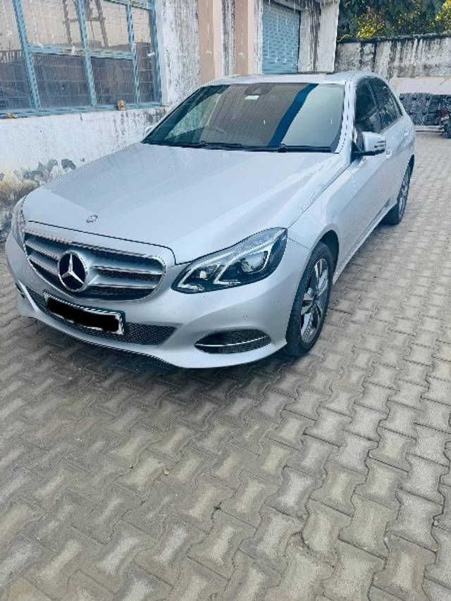 https://images10.gaadi.com/usedgaadi-sellcar/UsedCar/f544f233a/9962acdc-629f-4825-8d4d-9c5bc09b0472.jpeg?imwidth=6402