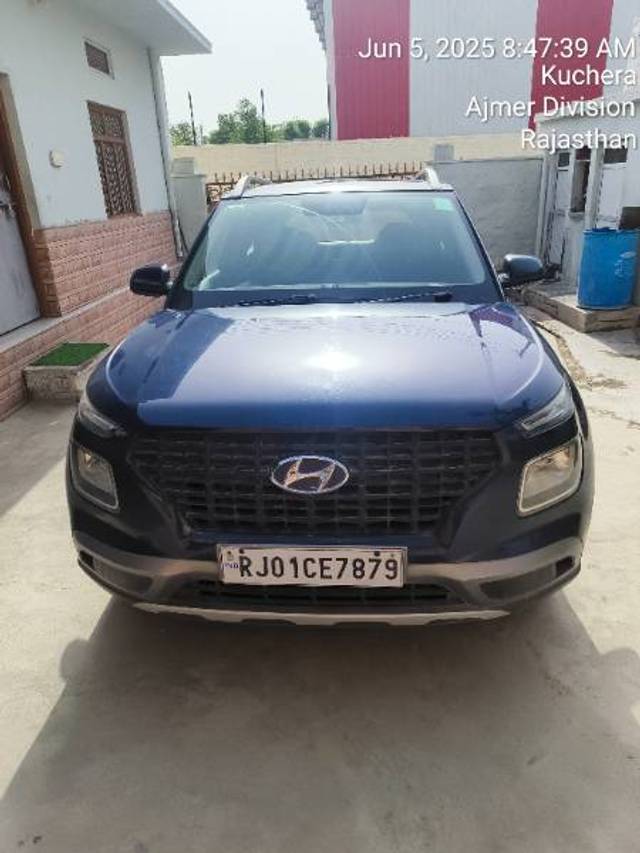 https://images10.gaadi.com/usedgaadi-sellcar/UsedCar/f5451c01a/30704108-9a1f-4848-9bd3-749aeff4114a.jpg?imwidth=6400