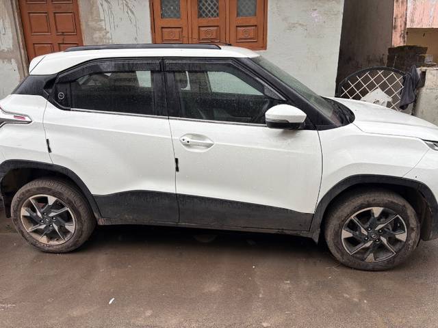 https://images10.gaadi.com/usedgaadi-sellcar/UsedCar/f5454762a/3852b1aa-cbaf-4dd7-9424-8aa3888a655e.jpeg?imwidth=6401