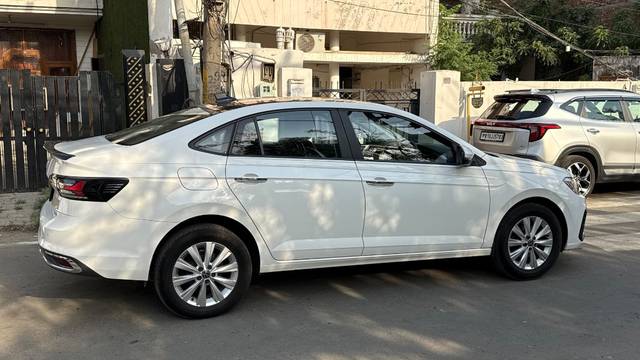 https://images10.gaadi.com/usedgaadi-sellcar/UsedCar/f5457bd0a/ca5985e8-06a1-4522-8f2e-4913f7f7ac43.jpeg?imwidth=6401