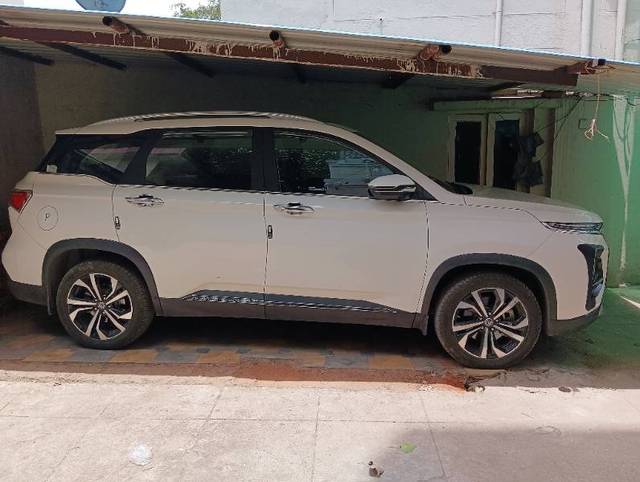 https://images10.gaadi.com/usedgaadi-sellcar/UsedCar/f545d376a/4e07fb13-4132-4174-a4b0-1c7caa607219.jpg?imwidth=6400