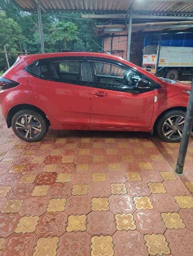 https://images10.gaadi.com/usedgaadi-sellcar/UsedCar/f545de00a/84d7b446-9ad0-4437-b9a6-81ff2e062d25.jpg?imwidth=6401