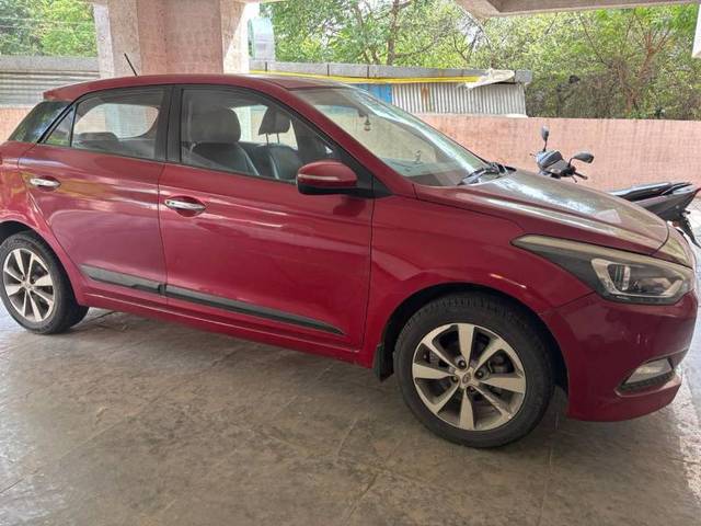 https://images10.gaadi.com/usedgaadi-sellcar/UsedCar/f545e37aa/151e4b43-4bda-46e5-a19e-950d6125f188.jpg?imwidth=6400