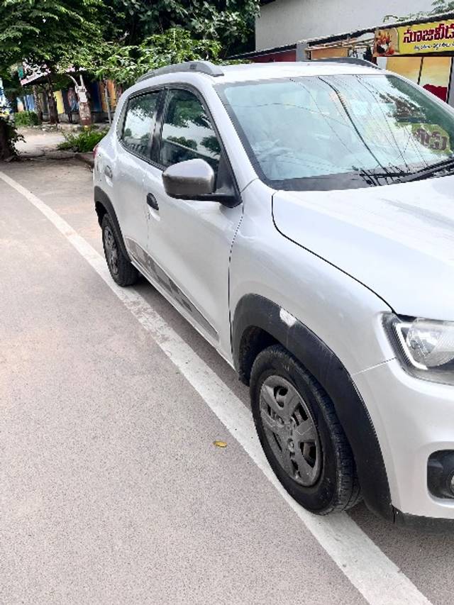 https://images10.gaadi.com/usedgaadi-sellcar/UsedCar/f54651e4a/f8207912-3f5b-40b3-9d81-8cf3e7f2e4e9.jpeg?imwidth=6400