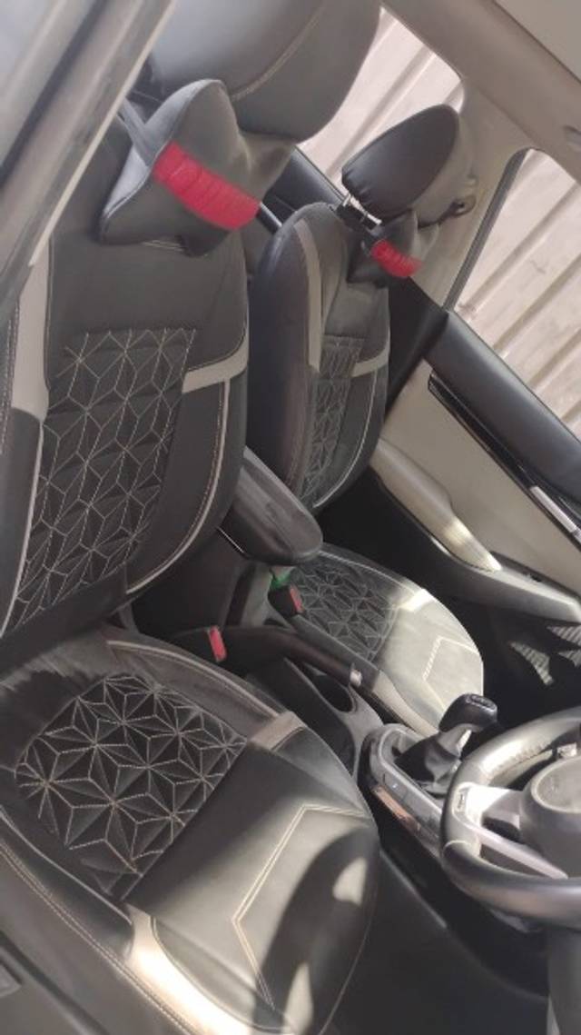 https://images10.gaadi.com/usedgaadi-sellcar/UsedCar/f5466db5a/f946ec91-e758-421f-861f-0abe8ff112fd.jpeg?imwidth=6402