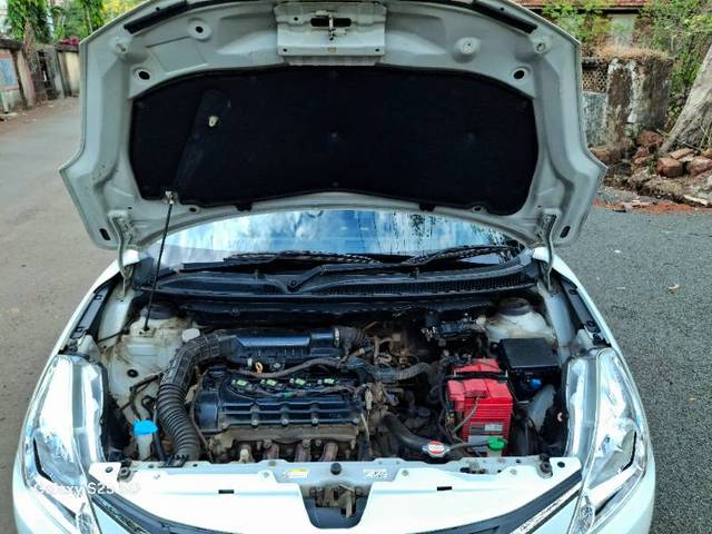 https://images10.gaadi.com/usedgaadi-sellcar/UsedCar/f546940aa/154d9fc2-89d8-41d1-8171-b856493d211e.jpg?imwidth=6402