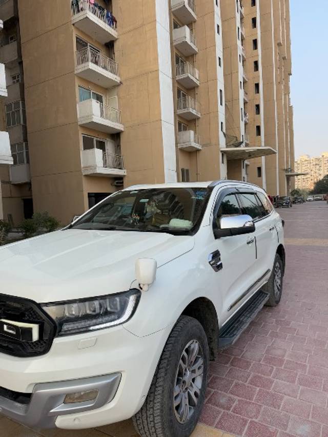 https://images10.gaadi.com/usedgaadi-sellcar/UsedCar/f546e4b1a/21f2f7c2-b8e6-403b-b12a-f297c8d03373.jpeg?imwidth=6401