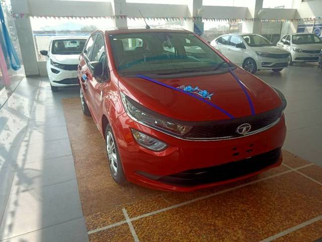 https://images10.gaadi.com/usedgaadi-sellcar/UsedCar/f5472bd0a/90665521-1fb1-4102-a57d-36fc0de917d5.jpg?imwidth=6401