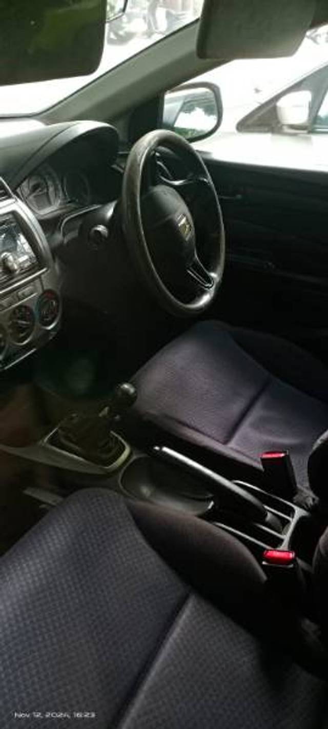 https://images10.gaadi.com/usedgaadi-sellcar/UsedCar/f547dc33a/ff71565d-84c4-4369-b76d-3d39d889acfd.jpg?imwidth=6402