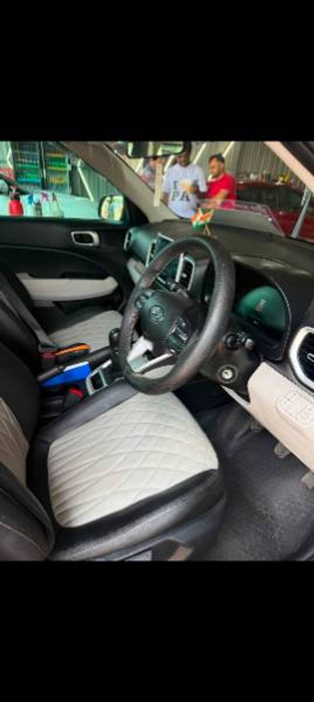 https://images10.gaadi.com/usedgaadi-sellcar/UsedCar/f547dc82a/93e410eb-d727-4c6b-ad7e-b2fcd7fc7b35.jpg?imwidth=6400