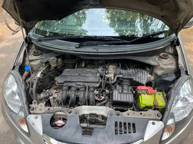 https://images10.gaadi.com/usedgaadi-sellcar/UsedCar/f547ee12a/38e593d6-808b-449c-ba55-837b7a9ddce8.jpeg?imwidth=6401
