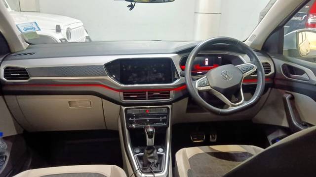 https://images10.gaadi.com/usedgaadi-sellcar/UsedCar/f547f4d2a/26f7f179-6e08-4012-869b-658f8cbe9656.jpeg?imwidth=6402