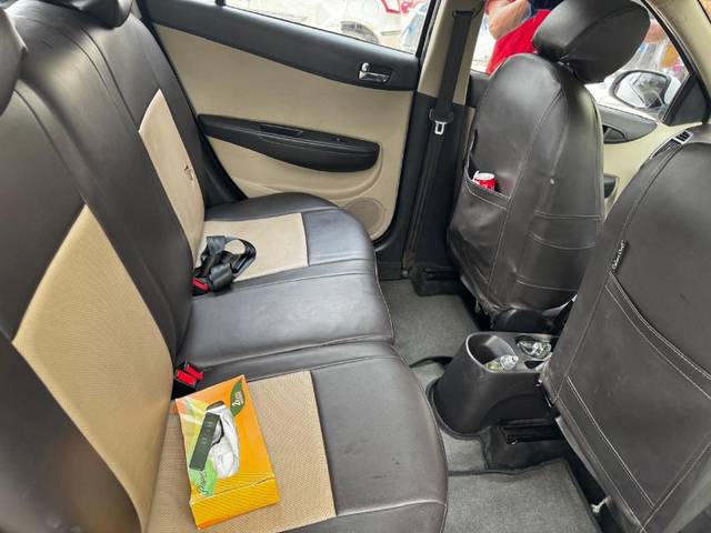 https://images10.gaadi.com/usedgaadi-sellcar/UsedCar/f547f8a7a/5e769fb2-8899-460a-989c-a790e90e5199.jpeg?imwidth=6401
