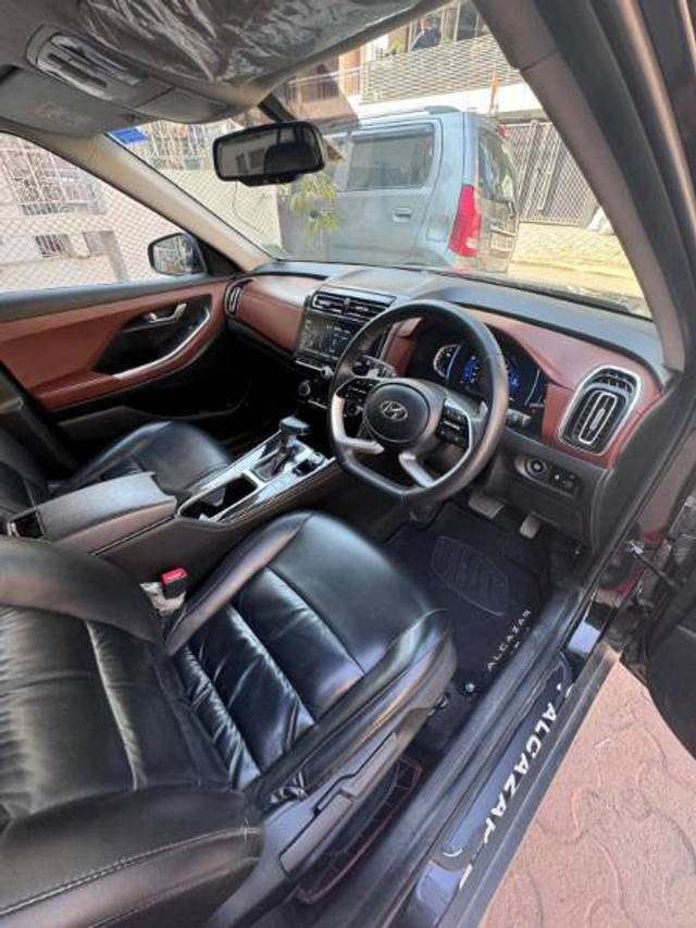 https://images10.gaadi.com/usedgaadi-sellcar/UsedCar/f5497669a/0aa61199-3204-47dc-a112-9040bbaac355.jpg?imwidth=6402