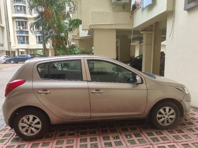 https://images10.gaadi.com/usedgaadi-sellcar/UsedCar/f549b599a/0945b3a1-5905-4a5d-906f-1192807be9c7.jpg?imwidth=6401