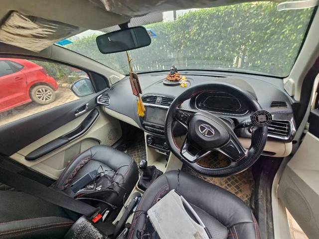 https://images10.gaadi.com/usedgaadi-sellcar/UsedCar/f54a5542a/74916915-833e-4dcc-82be-40d2264b10d4.jpg?imwidth=6401