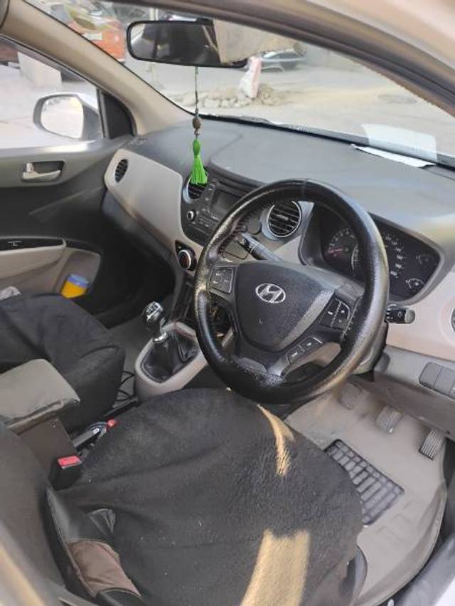 https://images10.gaadi.com/usedgaadi-sellcar/UsedCar/f54a6caaa/e3ee855a-ed10-4378-aa2d-47292138456b.jpg?imwidth=6402
