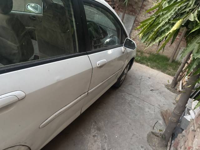 https://images10.gaadi.com/usedgaadi-sellcar/UsedCar/f54af193a/2063b1f6-6704-4963-bb1a-1ea4719cd683.jpeg?imwidth=6400