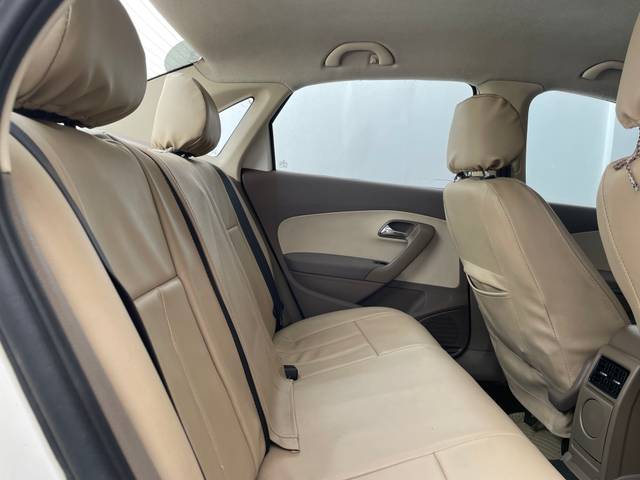 https://images10.gaadi.com/usedgaadi-sellcar/UsedCar/f54b1a29a/95376ffd-054b-4ed4-81cf-3a8f0dce6a70.jpeg?imwidth=6402