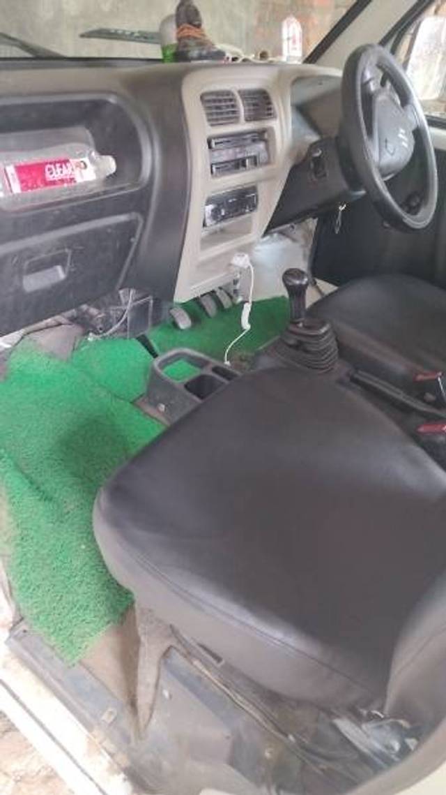 https://images10.gaadi.com/usedgaadi-sellcar/UsedCar/f54b1ca8a/2e4854d8-9985-4ca7-ba5d-51ad0d601e2a.jpg?imwidth=6401