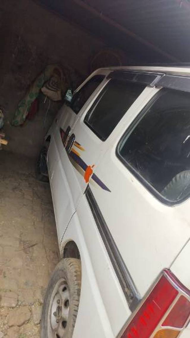 https://images10.gaadi.com/usedgaadi-sellcar/UsedCar/f54b1ca8a/e8c090a4-19f1-49c3-80e1-a72d542aa5fc.jpg?imwidth=6402