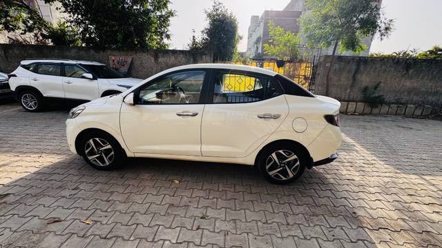 https://images10.gaadi.com/usedgaadi-sellcar/UsedCar/f54b7621a/b1bc6fd1-4abc-48bd-a52f-fce1b78837b9.jpeg?imwidth=6400