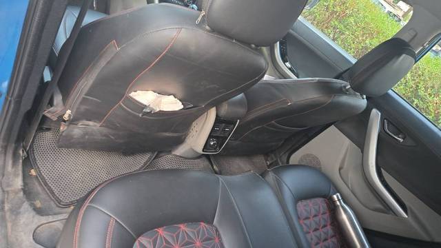 https://images10.gaadi.com/usedgaadi-sellcar/UsedCar/f54c6e77a/fd0c744c-f1ea-402a-bd9d-f7731cfb612d.jpg?imwidth=6402