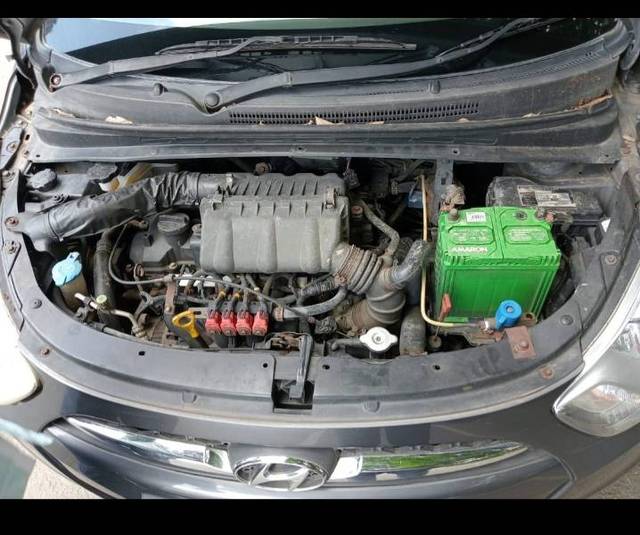 https://images10.gaadi.com/usedgaadi-sellcar/UsedCar/f54cb689a/a604469d-84e9-407b-adfb-48edba5ac821.jpg?imwidth=6402