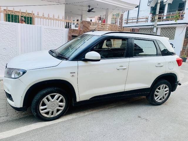 https://images10.gaadi.com/usedgaadi-sellcar/UsedCar/f54ce795a/0152a020-903c-42cf-a29a-8acf79960c5a.jpeg?imwidth=6401