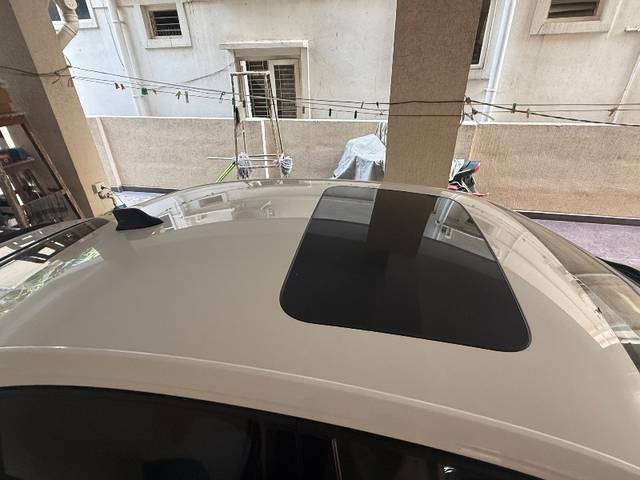 https://images10.gaadi.com/usedgaadi-sellcar/UsedCar/f54d1f16a/1542001d-254d-41c7-a5df-8575438ed4be.jpg?imwidth=6401