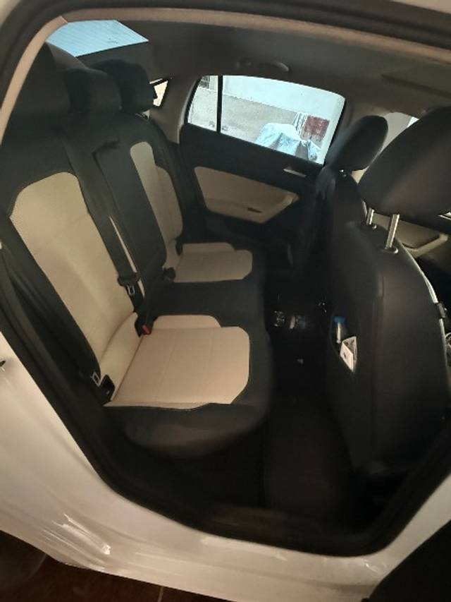 https://images10.gaadi.com/usedgaadi-sellcar/UsedCar/f54d1f16a/de08e859-5146-47d8-b9e7-de04771344f8.jpg?imwidth=6402